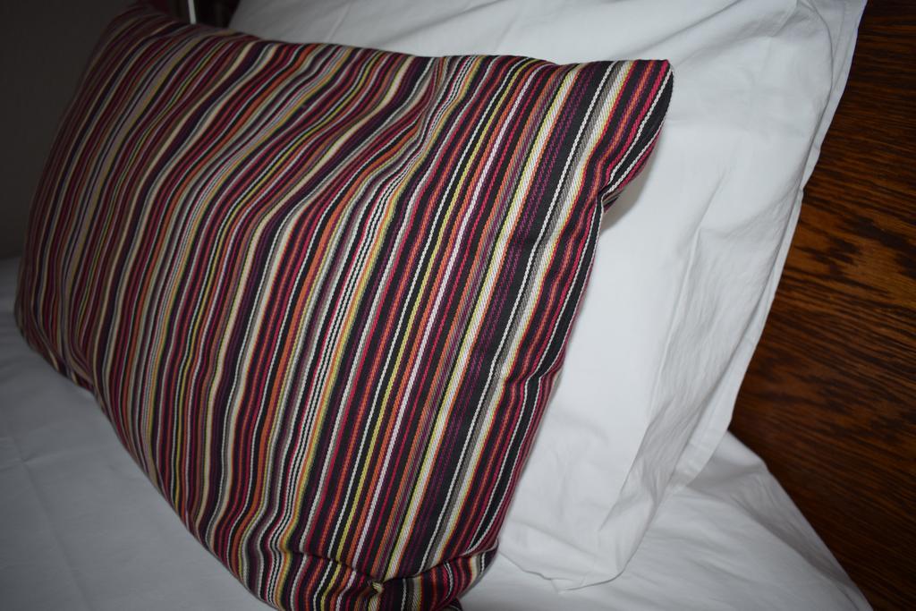 スケッグネス Woolpack Pub & Kitchen Bed & Breakfast エクステリア 写真