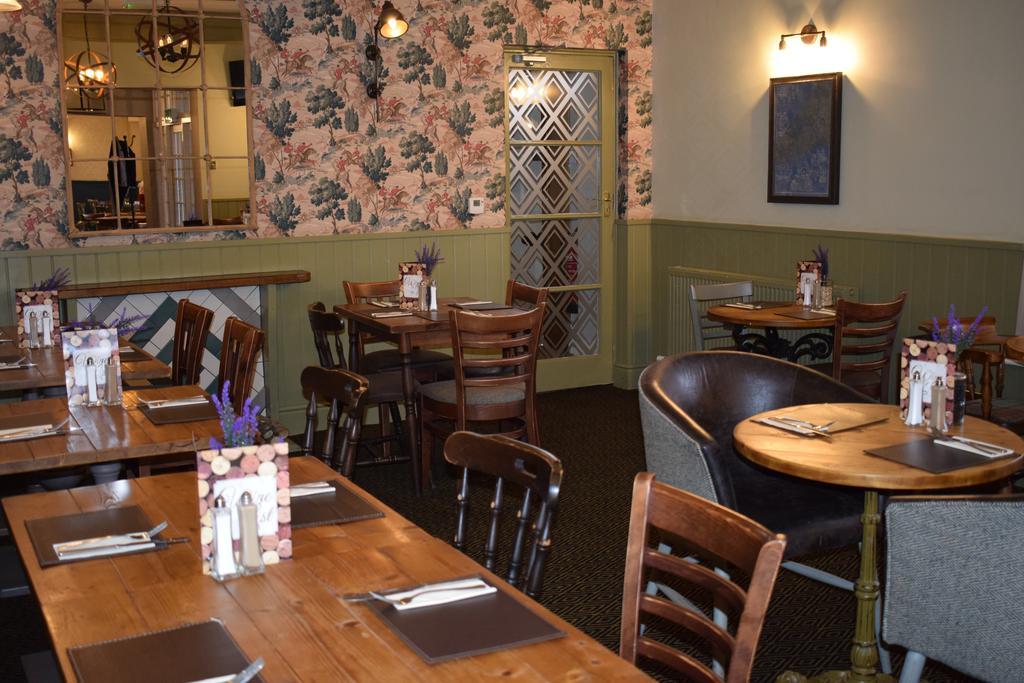 スケッグネス Woolpack Pub & Kitchen Bed & Breakfast エクステリア 写真