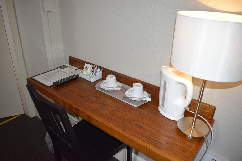 スケッグネス Woolpack Pub & Kitchen Bed & Breakfast エクステリア 写真