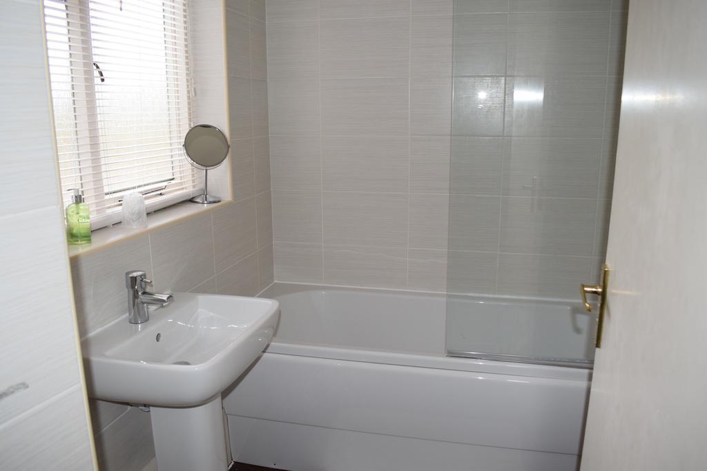 スケッグネス Woolpack Pub & Kitchen Bed & Breakfast エクステリア 写真