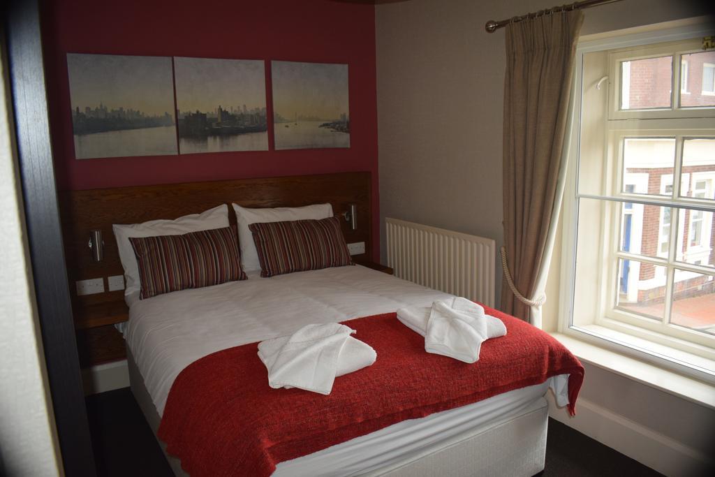 スケッグネス Woolpack Pub & Kitchen Bed & Breakfast エクステリア 写真