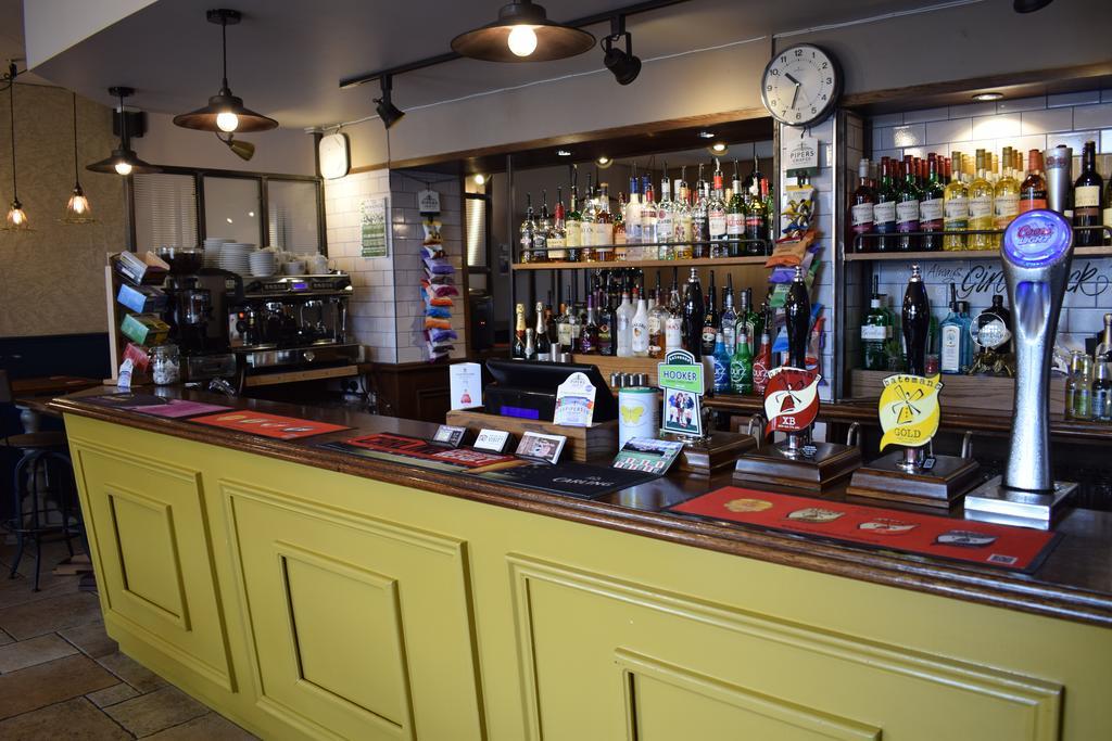 スケッグネス Woolpack Pub & Kitchen Bed & Breakfast エクステリア 写真