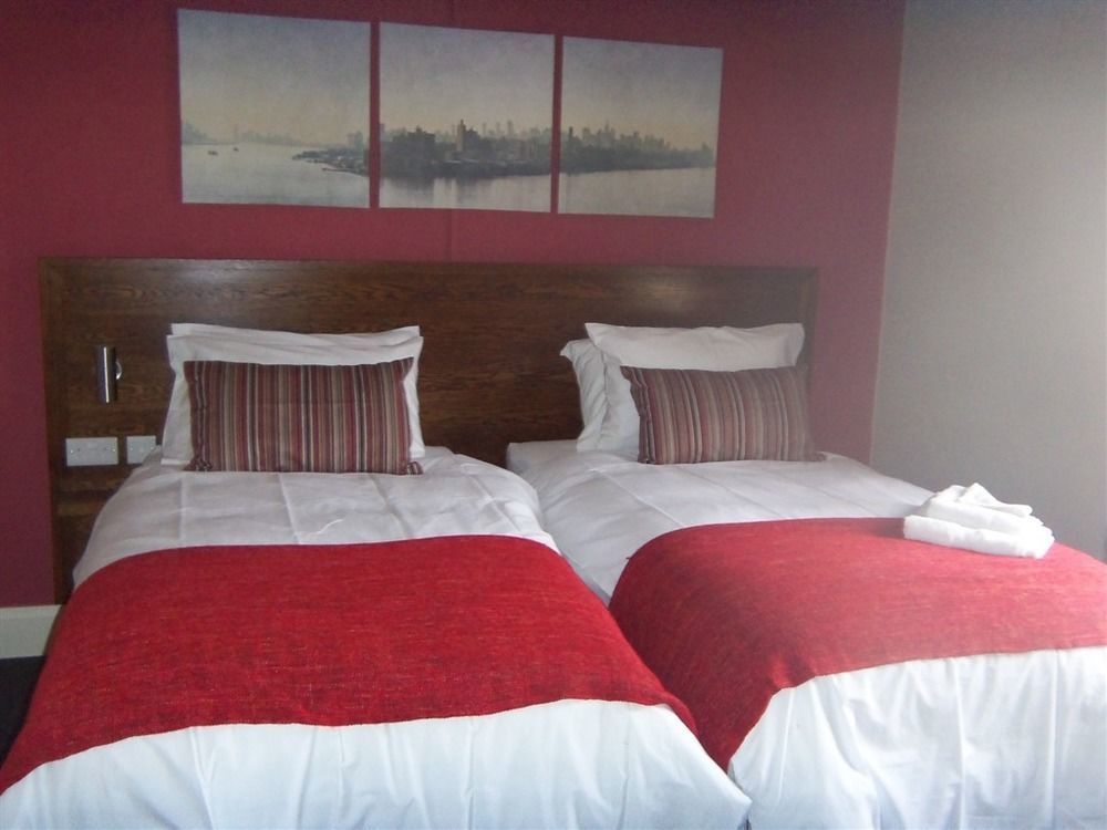 スケッグネス Woolpack Pub & Kitchen Bed & Breakfast エクステリア 写真