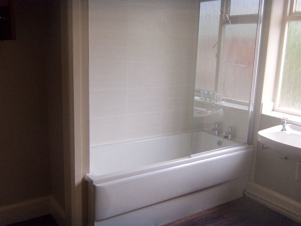 スケッグネス Woolpack Pub & Kitchen Bed & Breakfast エクステリア 写真